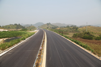 河南省二廣高速濟源至晉城(省界)段路面、沿線房建及綠化工程