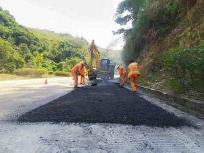 沙縣公路分中心 全面開(kāi)展秋季養(yǎng)護(hù) 提升道路通行品質(zhì)